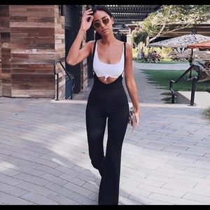 Stretchy black jumper